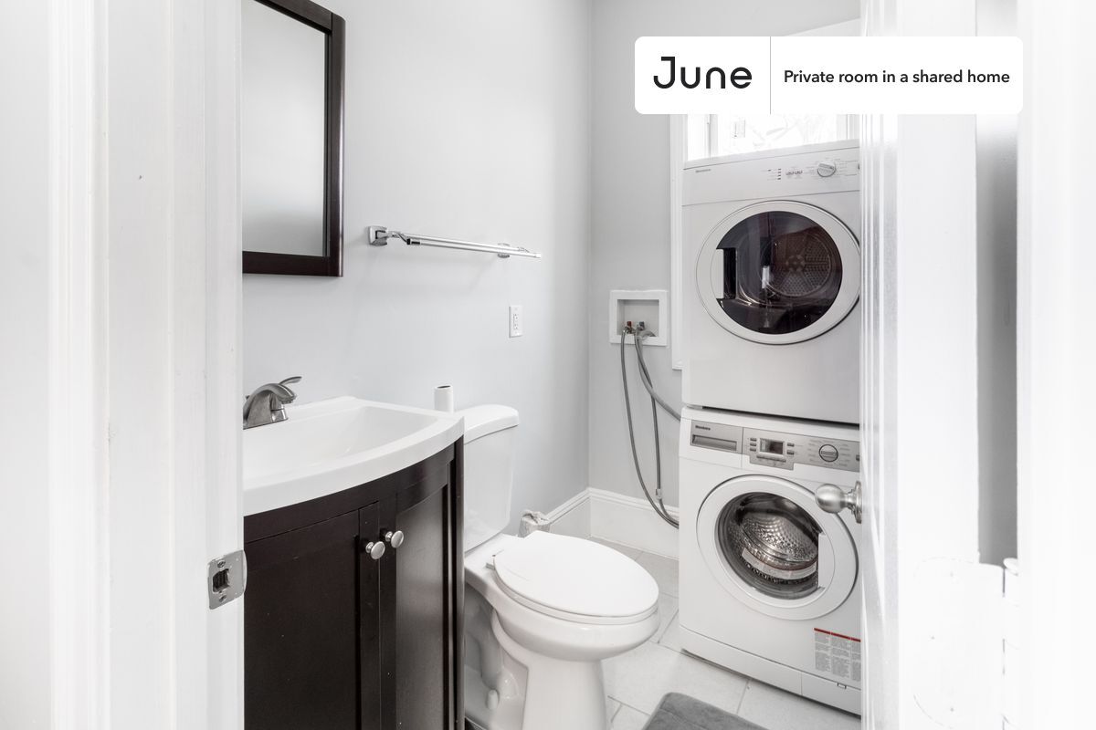 Building Photo - Room in Shared 4 bed/1.5 bath home