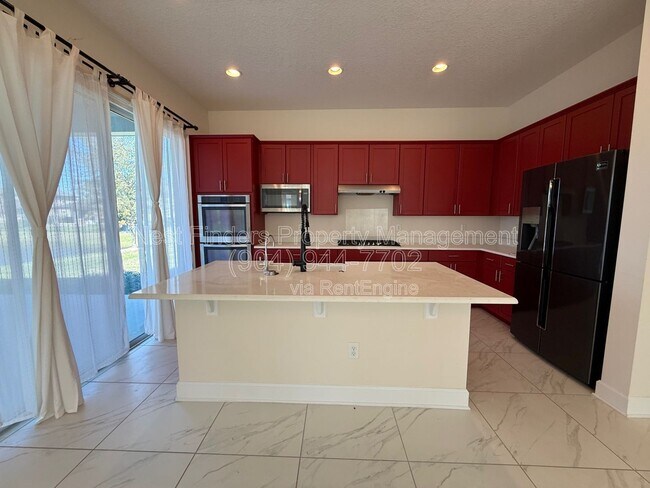 Building Photo - 214 Starlis Pl