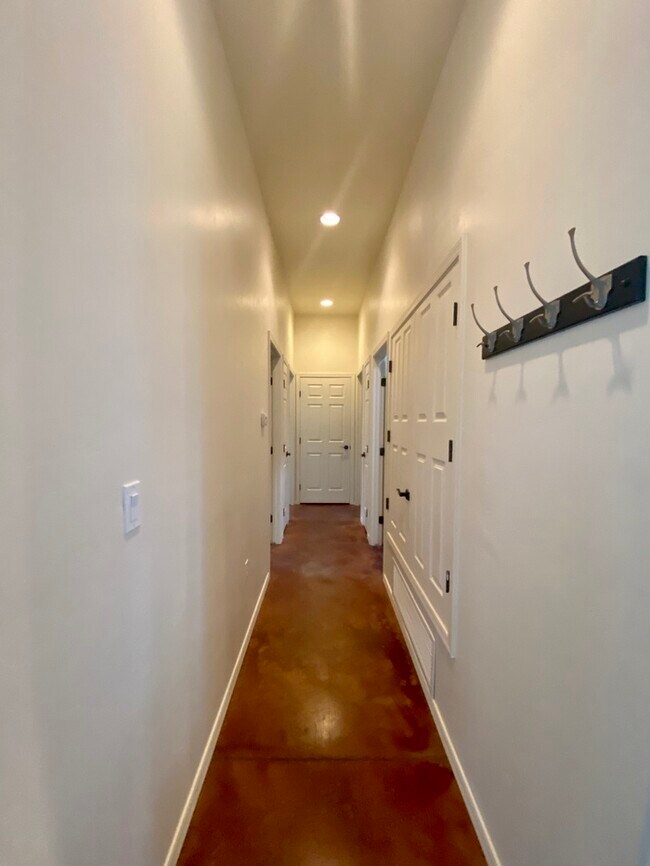 Building Photo - FOR RENT / Pre-Leasing