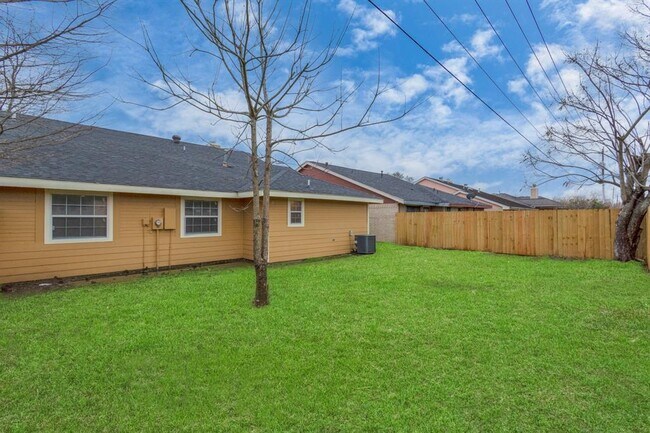 Building Photo - 1422 Hunters Park Dr