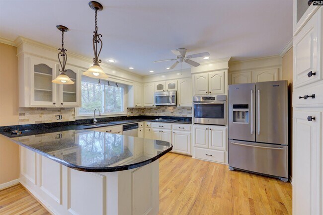 Building Photo - 112 Woodlands W