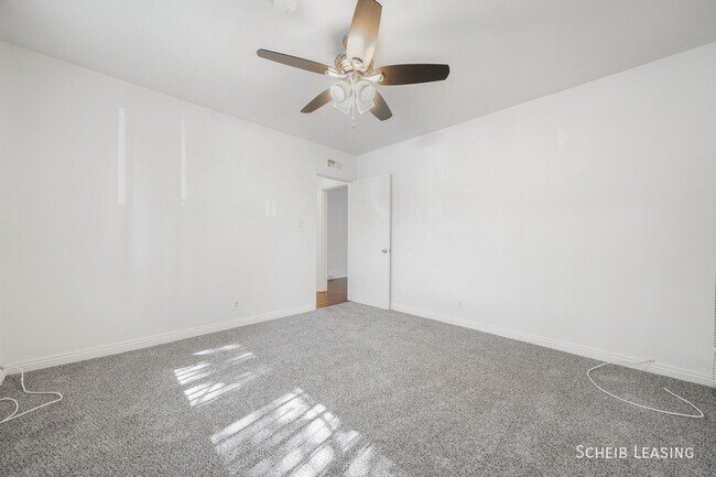 Building Photo - 426 Rexford Dr
