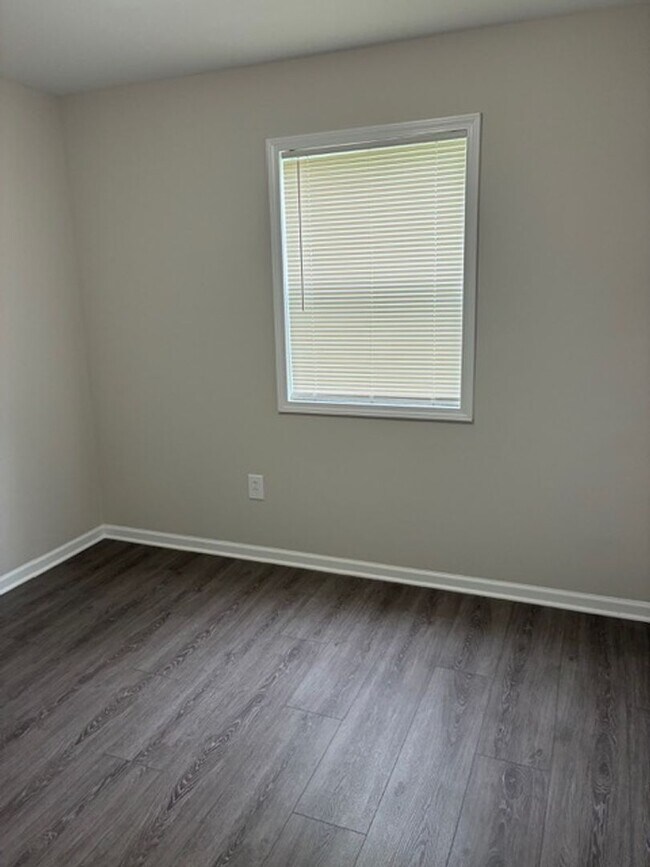 Building Photo - 1000 Durbin St