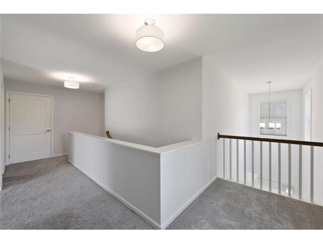 Building Photo - 10829 S Shore Dr