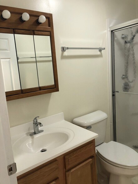 Bathroom - 101 Colonial Oaks Dr
