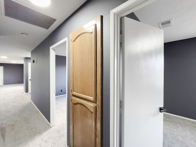Building Photo - ~RARE FIND~ Newly Remodeled 3 Bedroom Home...