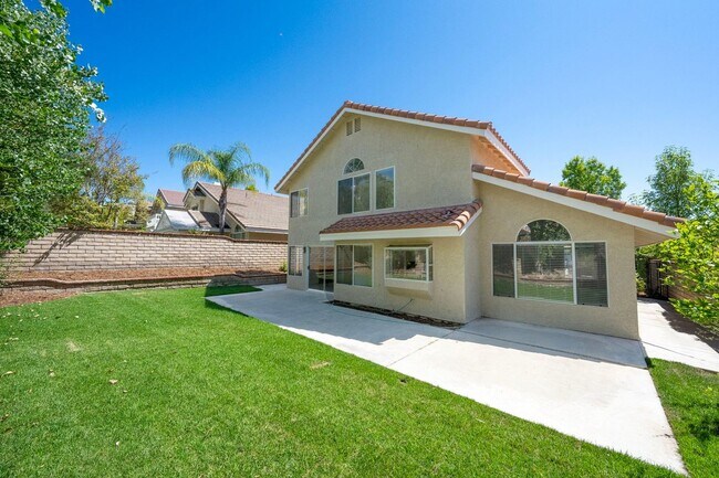 Building Photo - SPACIOUS 4 BEDROOM, 3 BATH HOME WITH 3-CAR GARAGE!