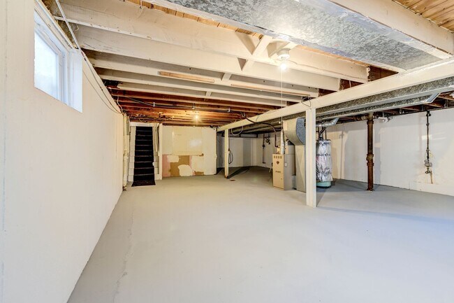 Building Photo - 3-Bedroom Home with Hardwood Floors & Fenced Yard in St. Louis