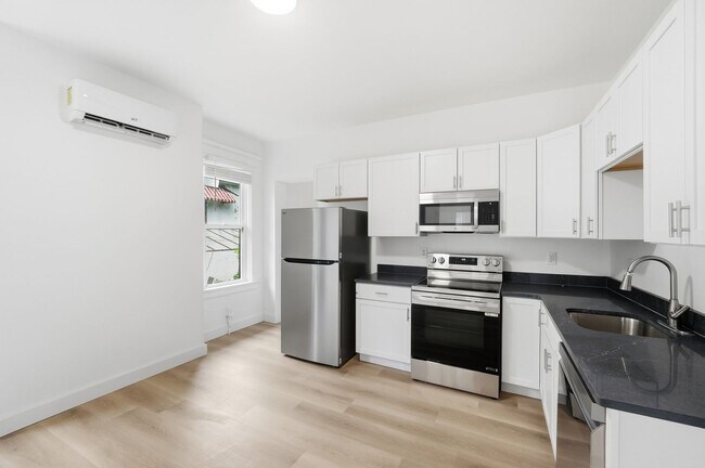 Building Photo - 568 Hale Ave