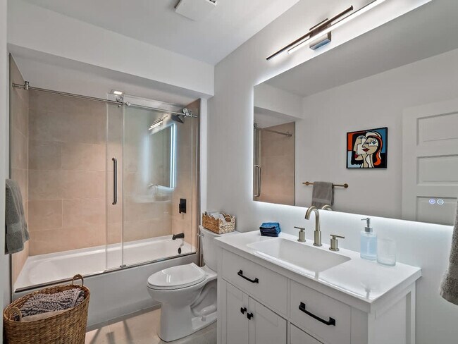 Building Photo - 6110 Ellen Ave