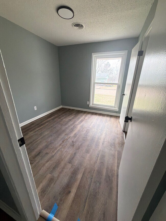 Building Photo - 150 Tisdale St