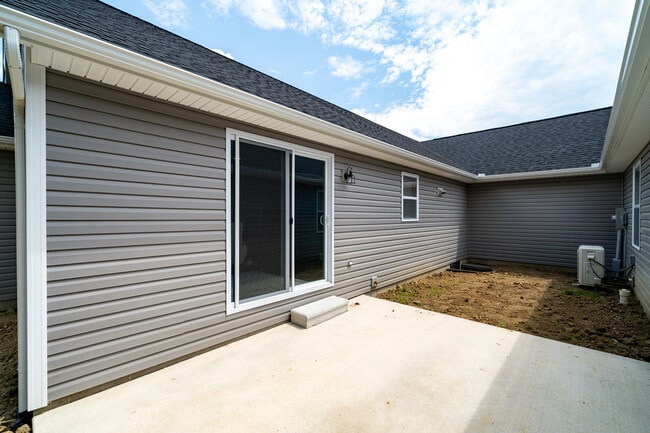 Building Photo - 108 Eastown Dr