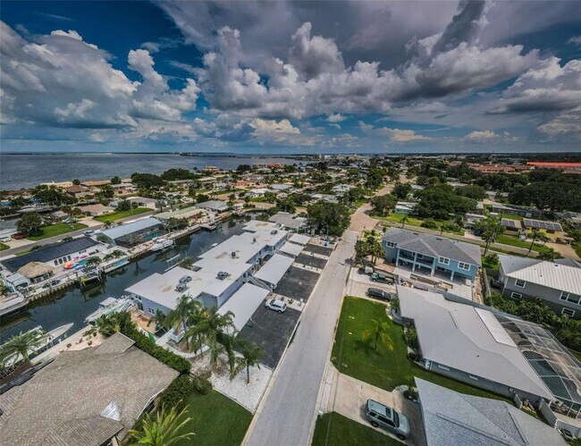Building Photo - 2186 Edythe Dr