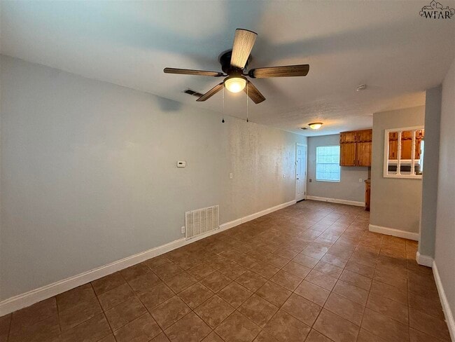 Building Photo - 1403 E Cortez Dr