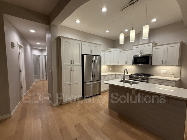 Building Photo - 3600 Central Ave SE