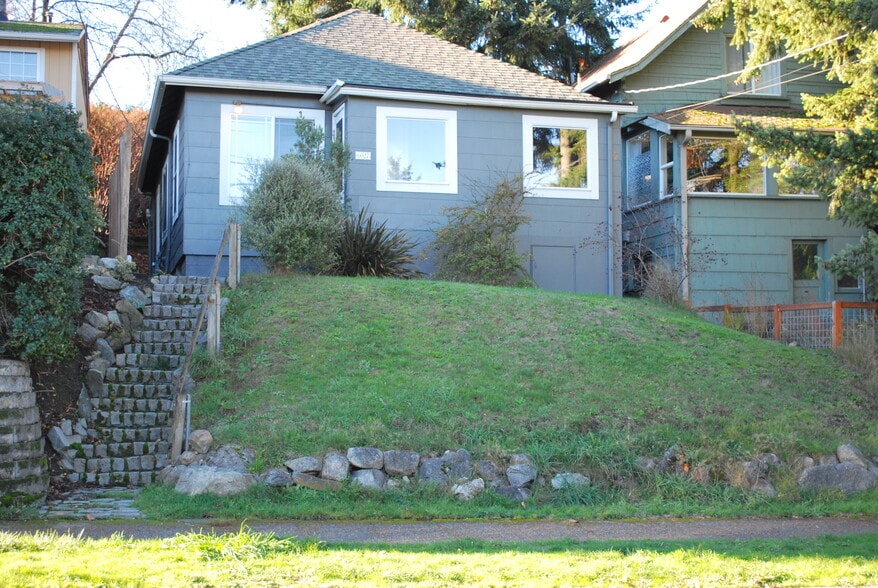 Primary Photo - 6027 6th Ave NE