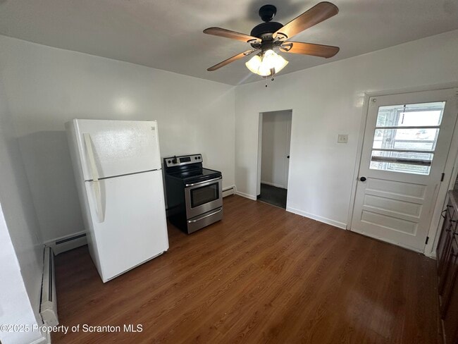 Building Photo - 149 Tompkins St