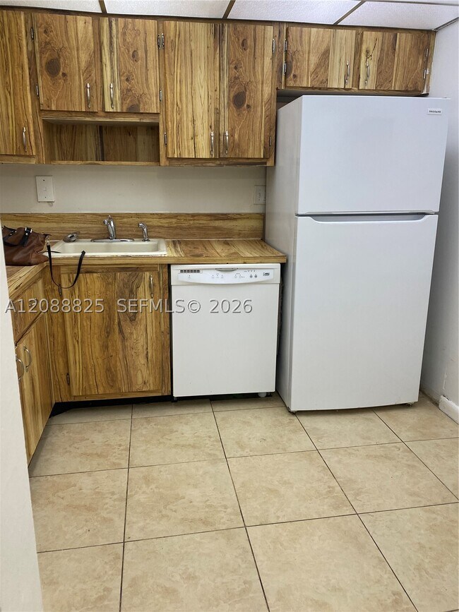 Building Photo - 10625 SW 112th St