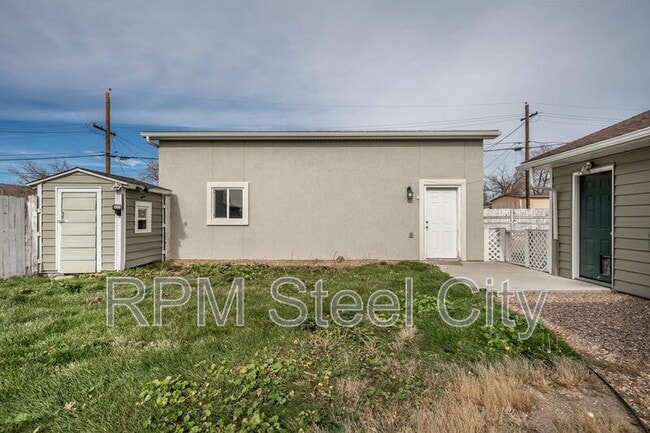 Building Photo - 903 W 15th St