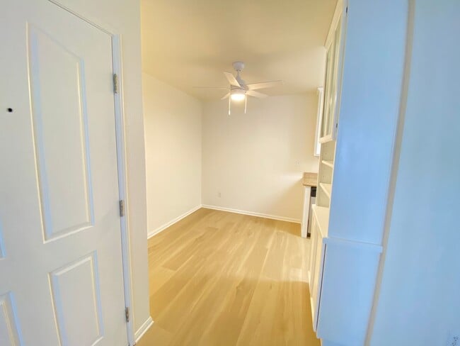 Building Photo - *Special* 1 Bedroom, 1 Bath Condo in Pacific Pines Community