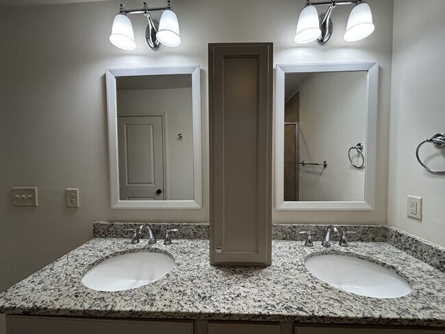 Building Photo - 4147 Lennox Wy