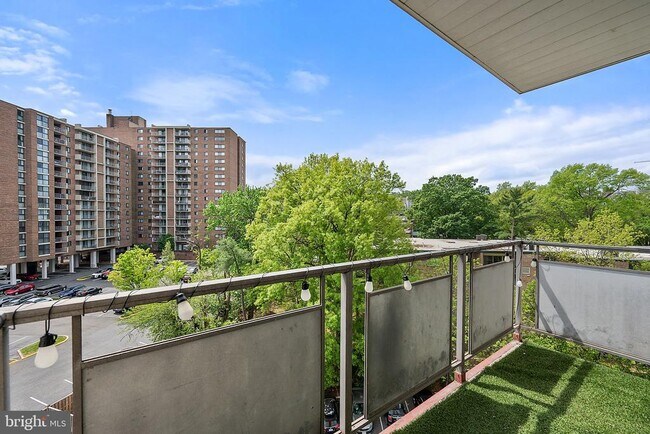 Building Photo - 5340 Holmes Run Pkwy