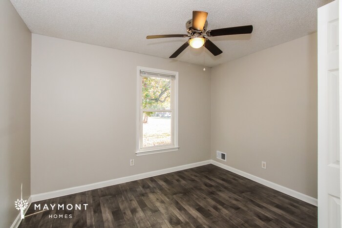 Building Photo - 346 Sprahler St