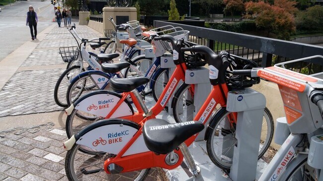 Building Photo - 4111 Broadway Blvd