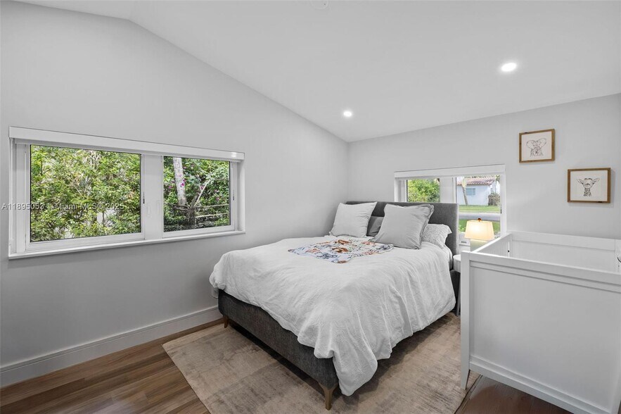 Building Photo - 90 NE 106th St