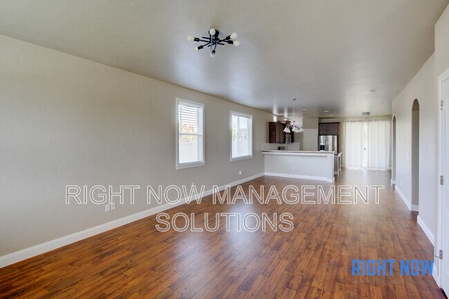 Building Photo - 4648 N Elisha Ave