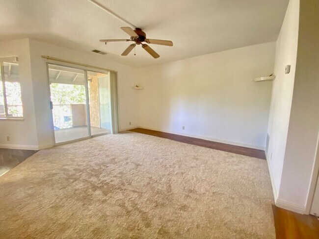 Building Photo - 4623 Nicol Common
