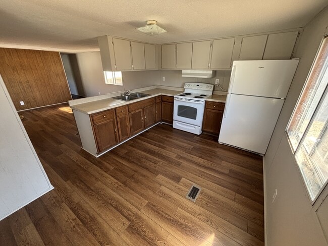 Building Photo - 300 Ricks Rd