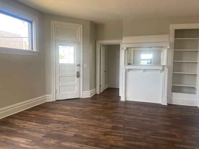 Building Photo - 701 Taylor Ave