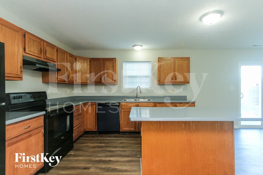 Building Photo - 7626 Stockard St