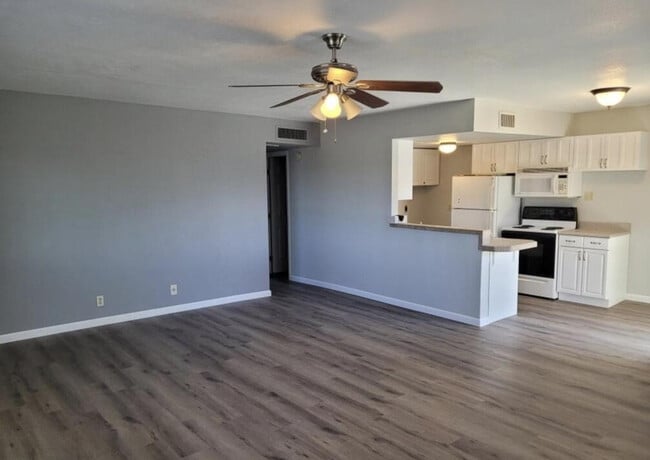 Building Photo - 17019 E Calle Del Oro