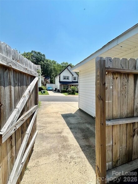Building Photo - 332 Cassidy Ln