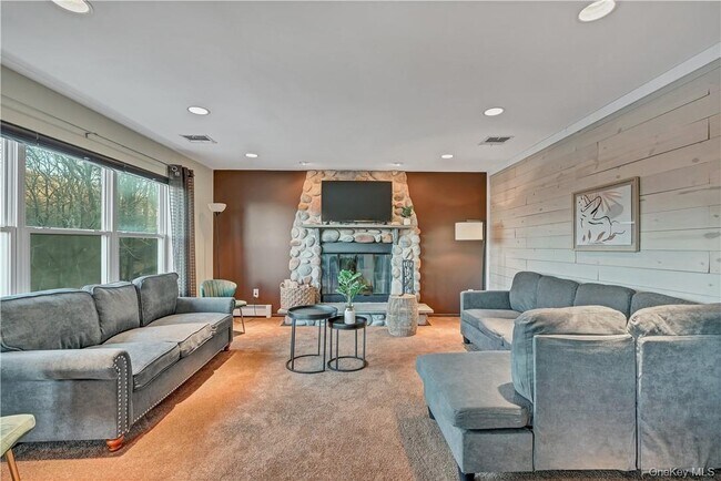 Building Photo - 24 Mt Ridge Ct