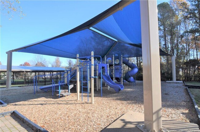 Building Photo - 305 Firefly Rd