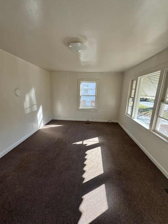 Building Photo - 2/1 in City of Shelby