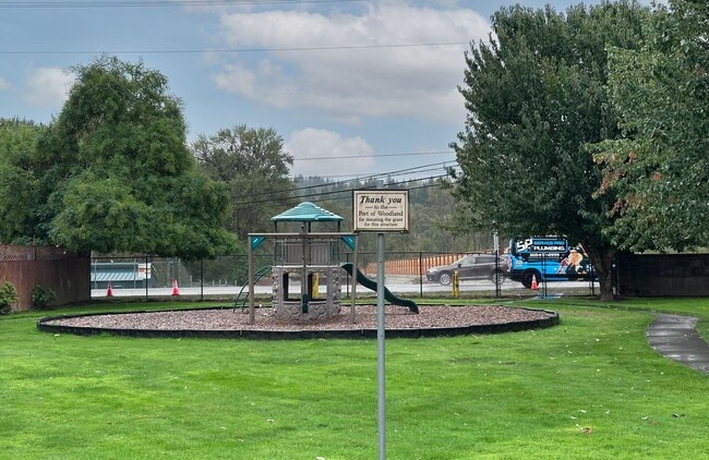 Building Photo - WOODLAND 3 BEDROOM, 3 BATH BEAUTY!