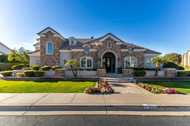 Building Photo - 2013 E Mallory St