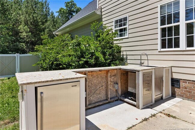 Building Photo - 5802 Rainsford Dr