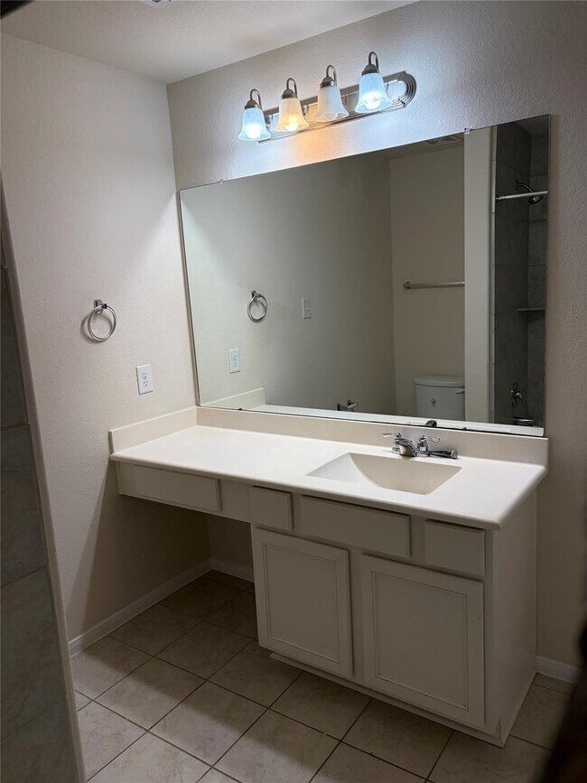 Building Photo - 14915 Silver Br Trl