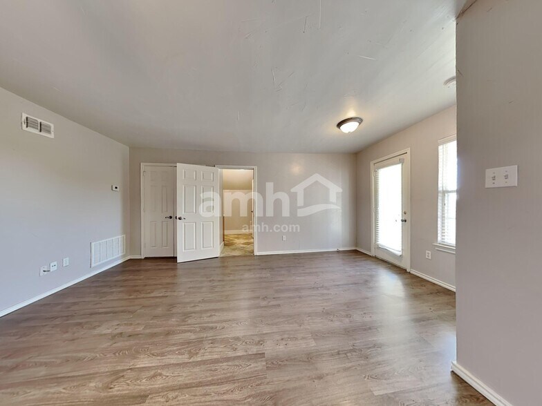 Building Photo - 135 Rim Rock Rd