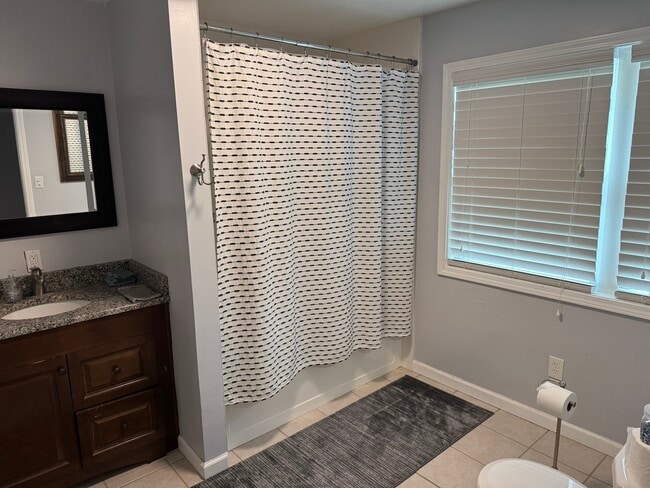 Building Photo - 1303 E Thirteen Mile Rd