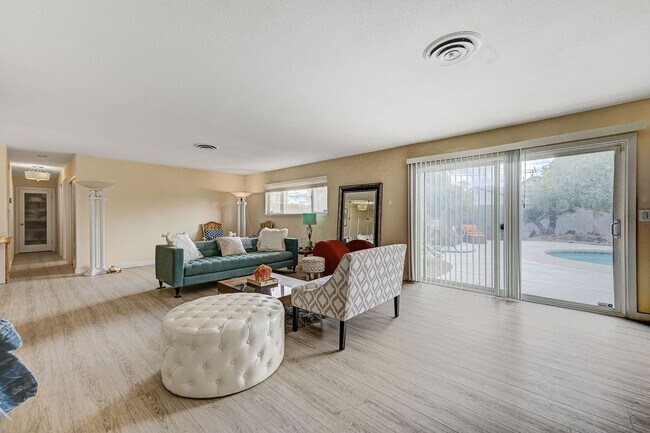 Building Photo - Stunning Vintage Vegas Pool Home on almost...