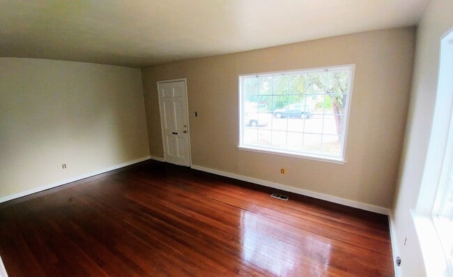 Building Photo - 1556 McKinley St