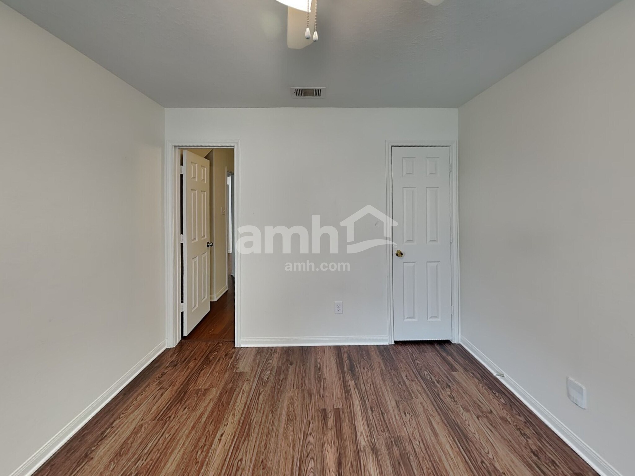 Building Photo - 3631 Barkers Crossing Ave