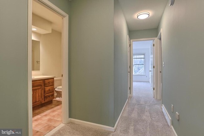 Building Photo - 1127 Wicklow Ct