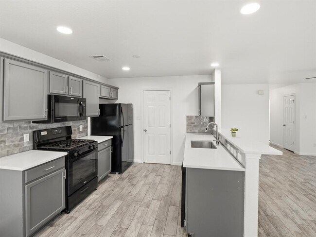 Building Photo - 1144 Miss Kimberly's Ln